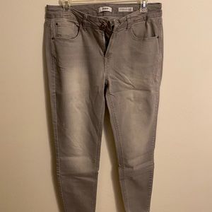 Light grey skinny jeans